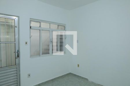 Sala de casa para alugar com 2 quartos, 70m² em Conjunto Residencial José Bonifácio, São Paulo