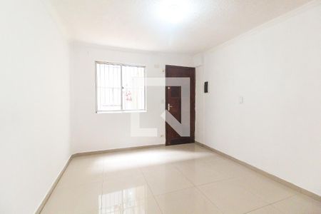 Sala de apartamento para alugar com 2 quartos, 45m² em Conjunto Habitacional Fazenda do Carmo, São Paulo