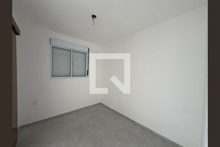 Quarto 1 de apartamento para alugar com 2 quartos, 36m² em Taquara, Rio de Janeiro