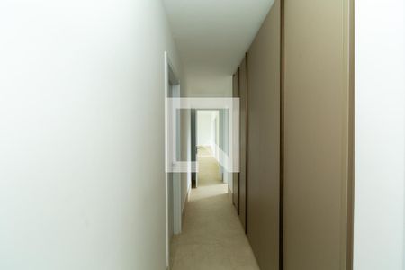 CORREDOR de apartamento à venda com 4 quartos, 207m² em Vila das Flores, Nova Lima