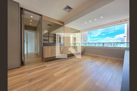 Sala  de apartamento à venda com 4 quartos, 203m² em Funcionários, Belo Horizonte