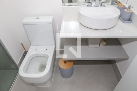 Banheiro de kitnet/studio para alugar com 1 quarto, 26m² em Perdizes, São Paulo