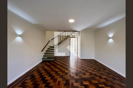 Sala de casa à venda com 4 quartos, 215m² em Jardim Aeroporto, São Paulo