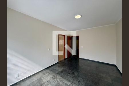 Sala de casa à venda com 4 quartos, 215m² em Jardim Aeroporto, São Paulo