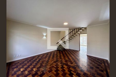 Sala de casa à venda com 4 quartos, 215m² em Jardim Aeroporto, São Paulo