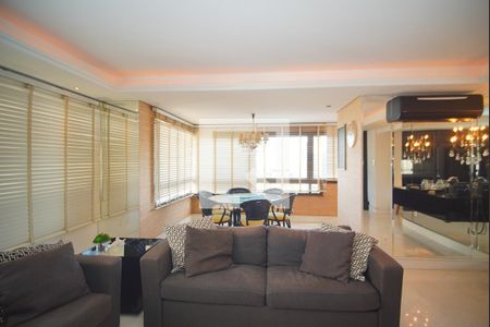 Sala de apartamento para alugar com 3 quartos, 130m² em Auxiliadora, Porto Alegre