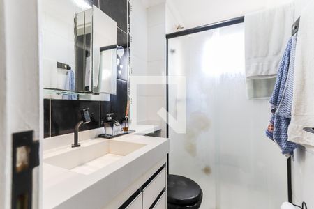 Banheiro de apartamento à venda com 2 quartos, 55m² em Jaguaré, São Paulo