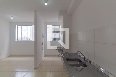 Cozinha de apartamento para alugar com 2 quartos, 35m² em Jardim Adutora, São Paulo