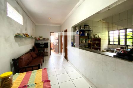 Sala de casa à venda com 5 quartos, 200m² em Boa Vista, Belo Horizonte