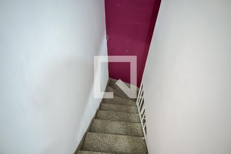 Escada de casa para alugar com 2 quartos, 150m² em Jardim São Jorge, São Paulo