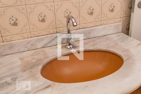 Banheiro  de apartamento para alugar com 2 quartos, 62m² em Partenon, Porto Alegre