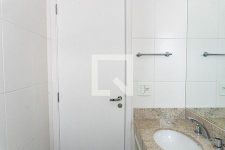 Banheiro da Suíte 1 de apartamento para alugar com 2 quartos, 97m² em Vila Guarani (zona Sul), São Paulo