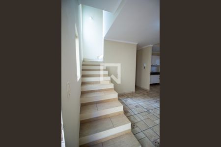 Acesso  de casa de condomínio para alugar com 2 quartos, 70m² em Jardim Clarice I, Votorantim