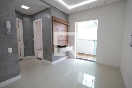 Sala de apartamento para alugar com 2 quartos, 78m² em Vila Cecilia Maria, Santo André