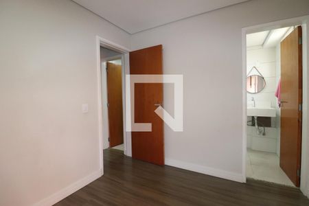 Quarto 1 suíte de apartamento à venda com 2 quartos, 62m² em Parque Sao Vicente, Santo André