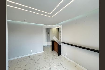 Sala de apartamento para alugar com 2 quartos, 47m² em Del Castilho, Rio de Janeiro