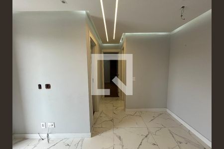 Corredor de apartamento para alugar com 2 quartos, 47m² em Del Castilho, Rio de Janeiro