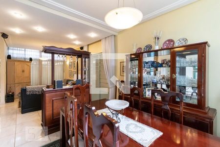 Sala de casa à venda com 4 quartos, 350m² em Parque Colonial, São Paulo