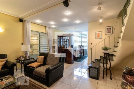 Sala de casa à venda com 4 quartos, 350m² em Parque Colonial, São Paulo