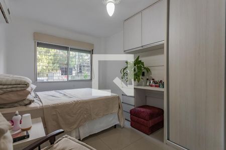Suíte de apartamento à venda com 3 quartos, 50m² em Passo D’areia, Porto Alegre