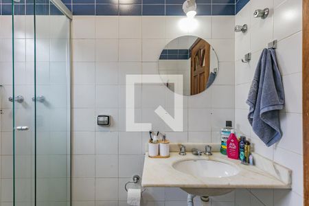 Banheiro de casa para alugar com 4 quartos, 220m² em Aclimação, São Paulo