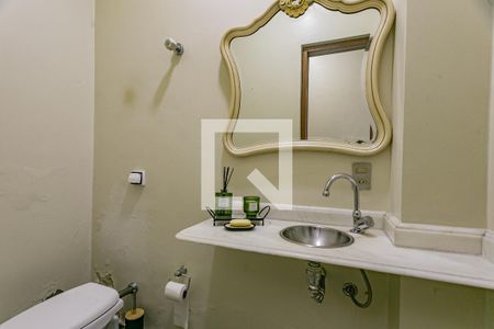 Lavabo de casa para alugar com 4 quartos, 220m² em Aclimação, São Paulo