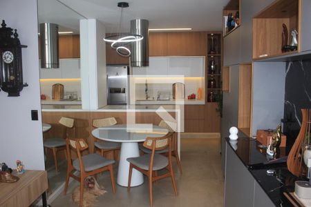 Sala de apartamento à venda com 2 quartos, 68m² em Cerâmica, São Caetano do Sul
