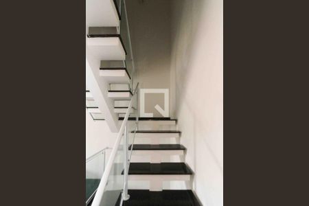 escada de casa à venda com 2 quartos, 119m² em Chácara Belenzinho, São Paulo