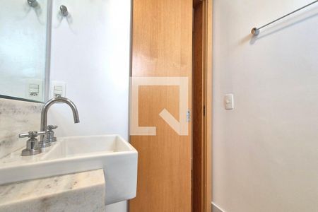 Banheiro de apartamento para alugar com 3 quartos, 112m² em Cambuí, Campinas