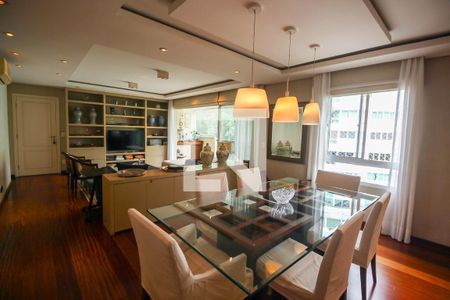 Sala de apartamento à venda com 3 quartos, 129m² em Real Parque, São Paulo