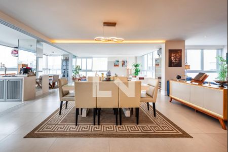 Apartamento para alugar com 3 quartos, 302m² em Gonzaga, Santos