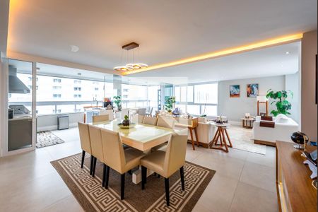 Apartamento para alugar com 3 quartos, 302m² em Gonzaga, Santos