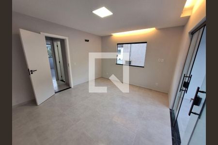 Casa à venda com 2 quartos, 120m² em Itaipu, Niterói