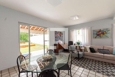 Casa à venda com 3 quartos, 180m² em Sapê, Niterói