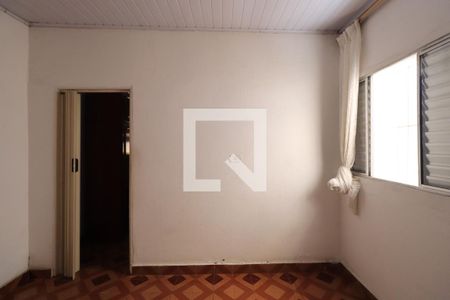 Quarto 1 de casa para alugar com 2 quartos, 80m² em Vila Carrão, São Paulo