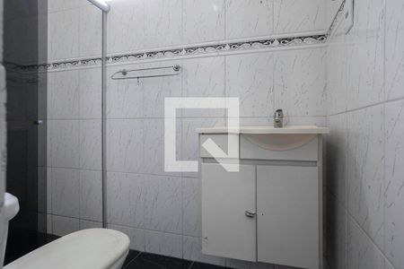 Banheiro da suíte 1 de casa para alugar com 2 quartos, 150m² em Conjunto Confisco, Belo Horizonte