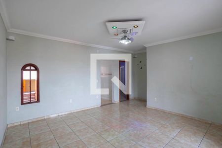 Sala de casa para alugar com 2 quartos, 150m² em Conjunto Confisco, Belo Horizonte