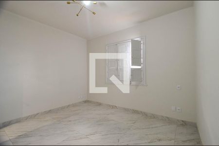 Quarto 2 de casa para alugar com 2 quartos, 80m² em Carlos Prates, Belo Horizonte