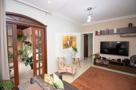 Sala de TV de casa para alugar com 3 quartos, 248m² em Jardim Laguna, Contagem