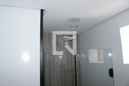 Banheiro de apartamento para alugar com 1 quarto, 47m² em República, São Paulo