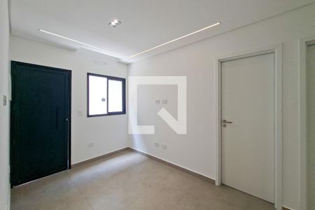 Sala de casa de condomínio para alugar com 2 quartos, 45m² em Maracanã, Praia Grande