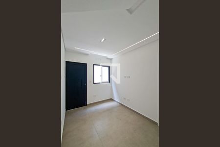 Sala de casa de condomínio para alugar com 2 quartos, 45m² em Maracanã, Praia Grande