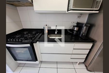 Cozinha de apartamento à venda com 2 quartos, 48m² em Padroeira, Osasco