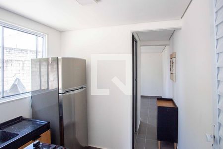 Cozinha de casa para alugar com 1 quarto, 44m² em Jardim Miriam, São Paulo