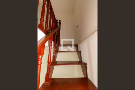 Escada de casa para alugar com 2 quartos, 80m² em Capão do Embira, São Paulo