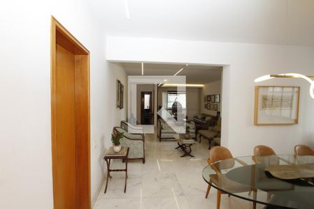 Sala de apartamento para alugar com 3 quartos, 156m² em Belvedere, Belo Horizonte
