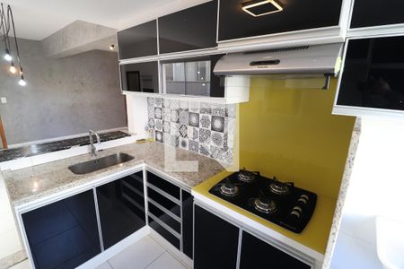 Cozinha de apartamento para alugar com 2 quartos, 62m² em Santa Mônica, Uberlândia