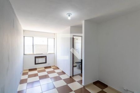 Sala de apartamento para alugar com 1 quarto, 44m² em Inhoaíba, Rio de Janeiro