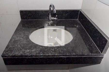 Banheiro de apartamento à venda com 1 quarto, 27m² em Quinta da Paineira, São Paulo