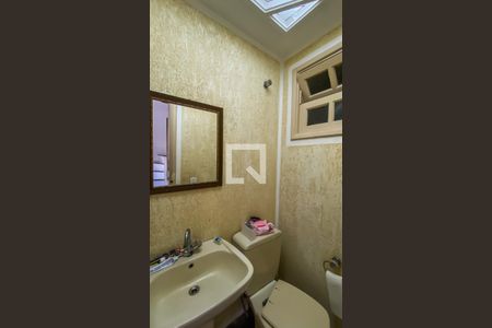 Lavabo  de casa de condomínio para alugar com 3 quartos, 195m² em Vila Robertina, São Paulo